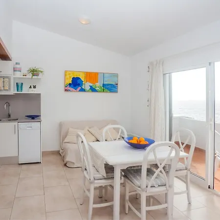 Apartamento El Faro 8 *